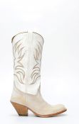 White Sendra boots