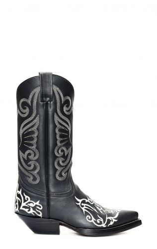 Black Jalisco boots with contrasting white embroidery