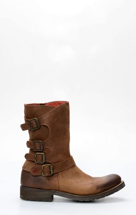 Victory Red boot with zipper and straps