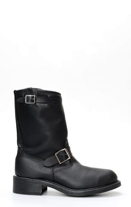 Walker boots in black oiled leather with steel tip